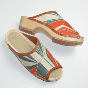 Santa Venetia Anise Mid Heel Clog Sandal - 39